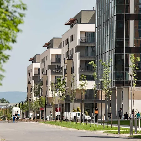 Апартаменти 4friendscoresibrasov G *